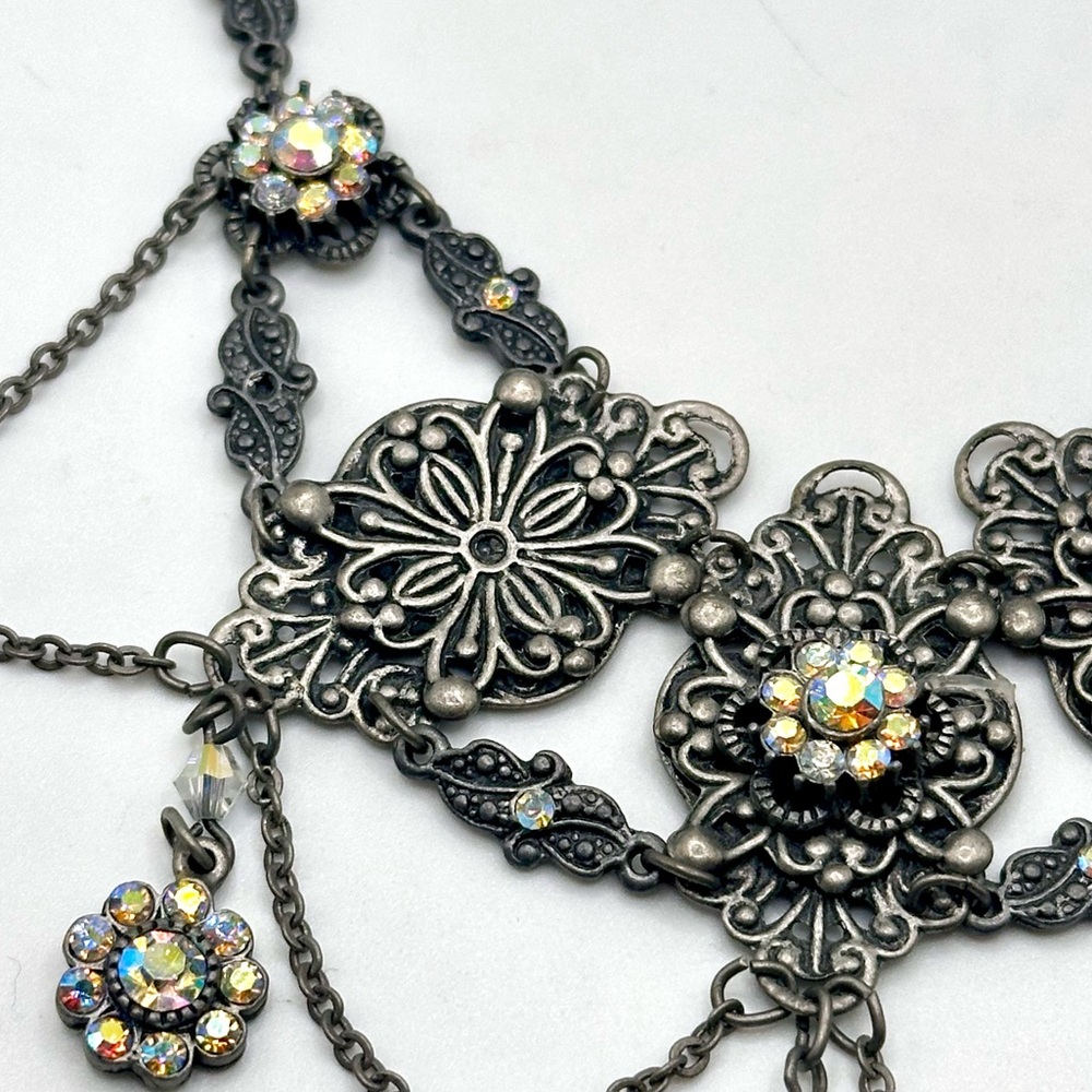 Vintage Style Victorian Matte Silver Tone Choker - Floral Filigree Rhinestones - Picture 7 of 8